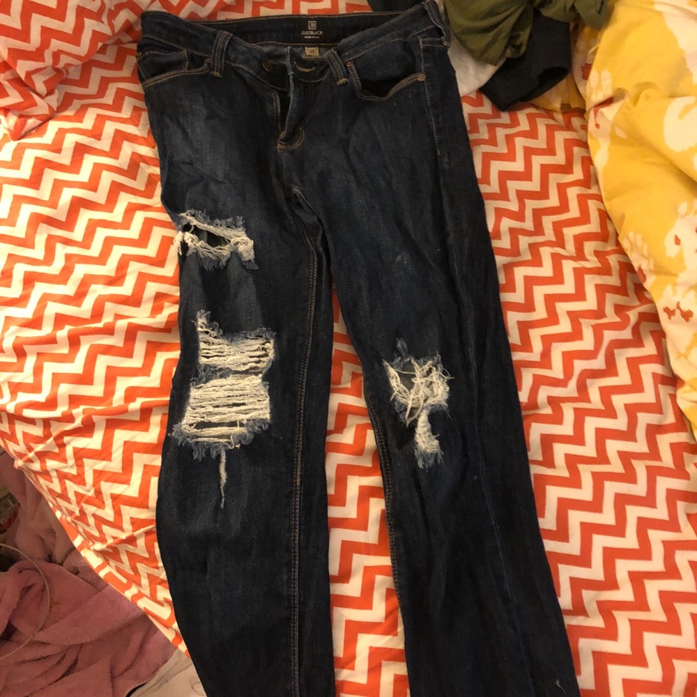 Alegrae fringe bottom cut jeans